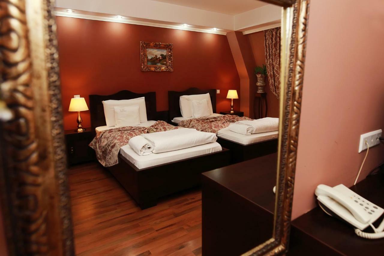 Hotel-Pensiunea Zefir Тімішоара Екстер'єр фото